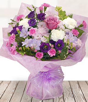 Shop điện hoa Lavender Flowers cung cấp dịch vụ điện hoa tại huyện Củ Chi. 2