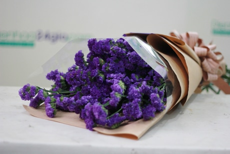 Những bó hoa cưới đẹp từ hoa Lavender